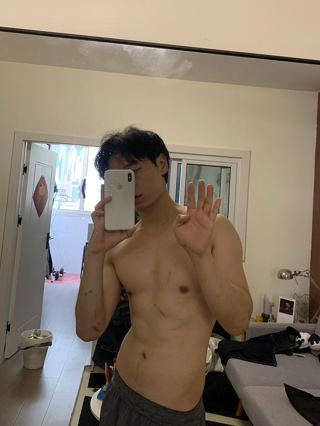 【帅哥】上海健身网红,直腰身材六块腹肌干净利落,湿漉漉眼神加超会拍照角度,满屏氛围感(组图) - 10