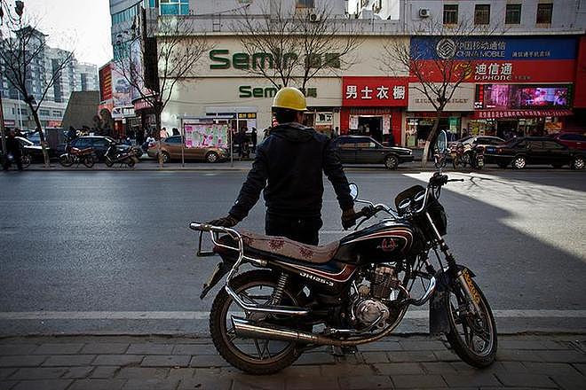 摩的司机遭抢劫死亡全身80处伤,孩子向凶手索赔1000万(组图) - 2