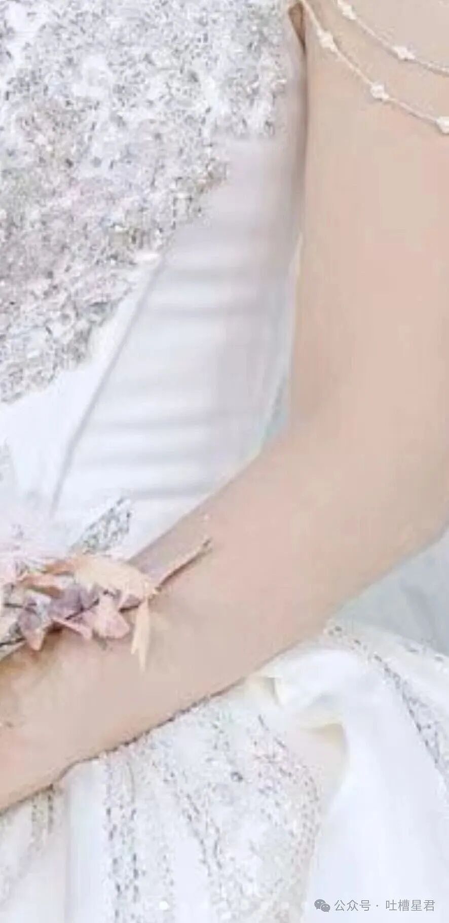 【爆笑】婚礼上被自己的婚纱当场勒晕…？哈哈哈你们结过婚的嘴是真严（组图） - 4