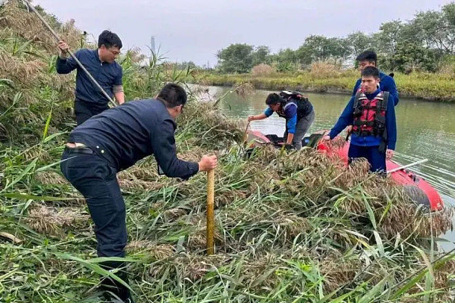 钓鱼爱好者跟踪一个月,揪出偷排企业(组图) - 1