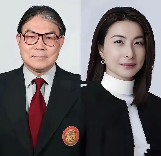 44岁郭晶晶看车被偶遇,素颜白发撞脸董明珠(组图) - 3