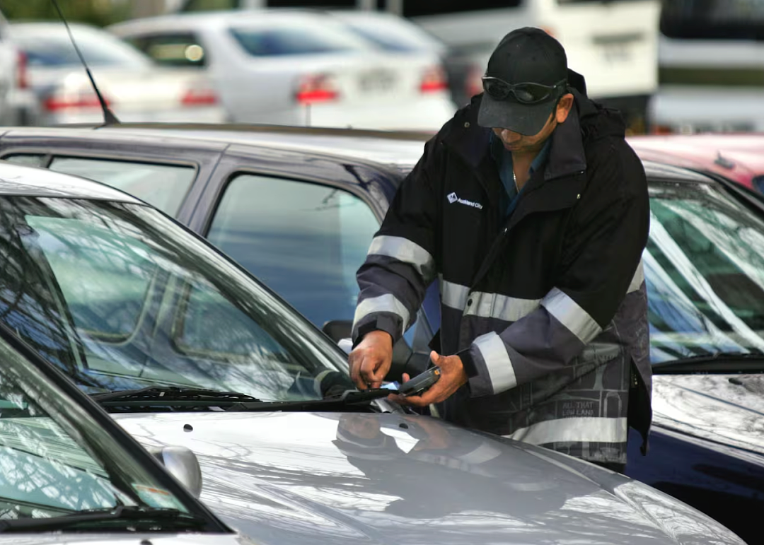 新西兰中部5.4级地震,1.4万人有震感;奥克兰北岸酒铺遭抢,4人被捕,2人持砍刀;奥克兰罚单最狠街道公布(组图) - 8
