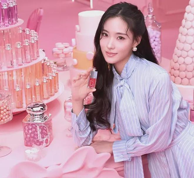 小S二女儿遭群嘲,自宣迪奥合作没被品牌认领,才18岁翻车好几次(组图) - 16