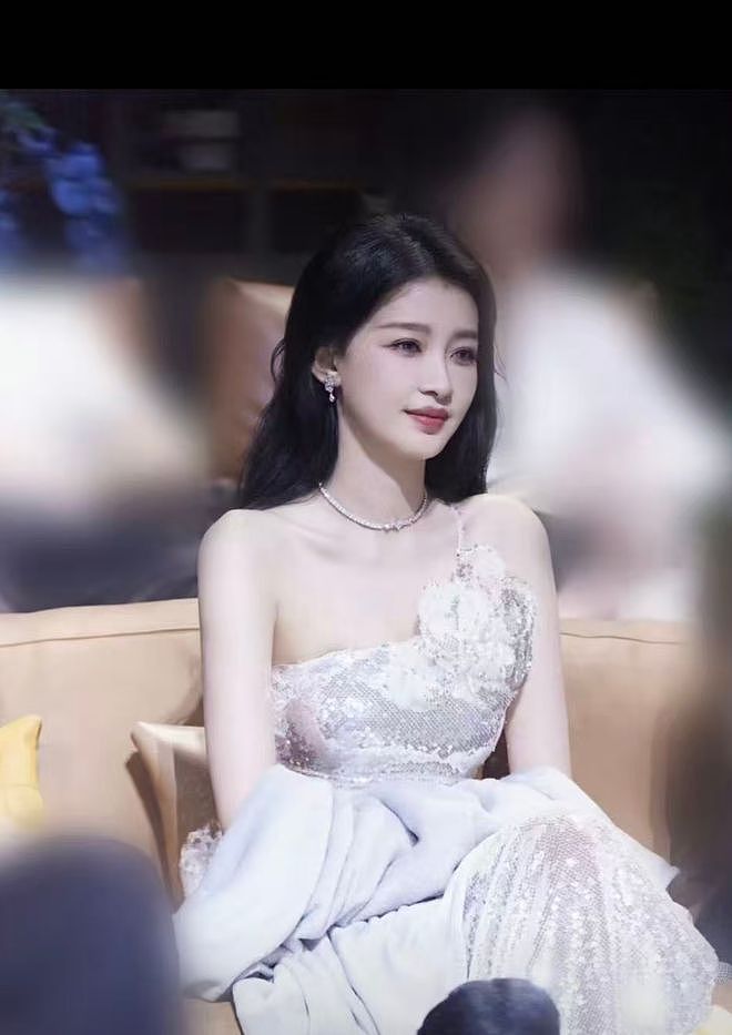孙怡驾驶价值400万的法拉利跑车违规，火速在微博认错，称“做了不良示范”（组图） - 5
