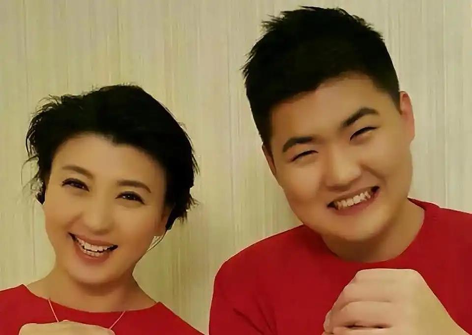 闫学晶儿子新疆班风波升级！大量博主吐槽其违规，网友义愤填膺（组图） - 5