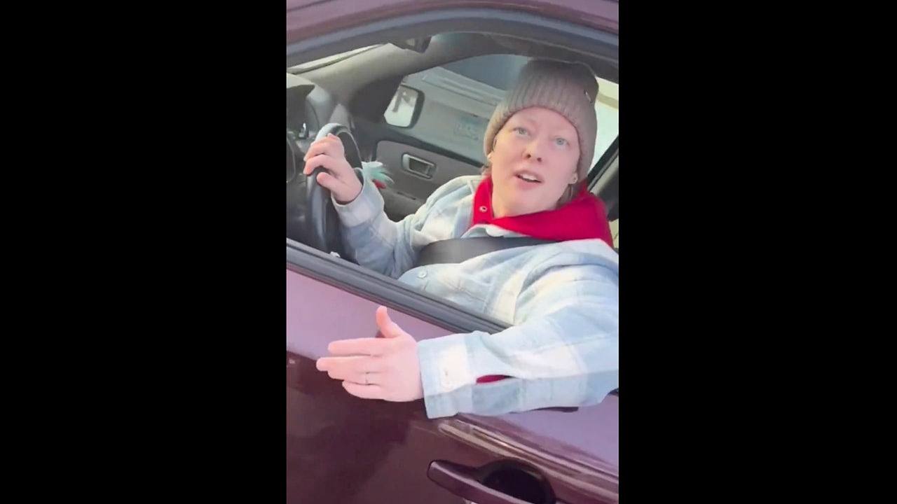美国明州女子遭ICE击毙，涉事探员手机影片近距离还原始末（视频/组图） - 1