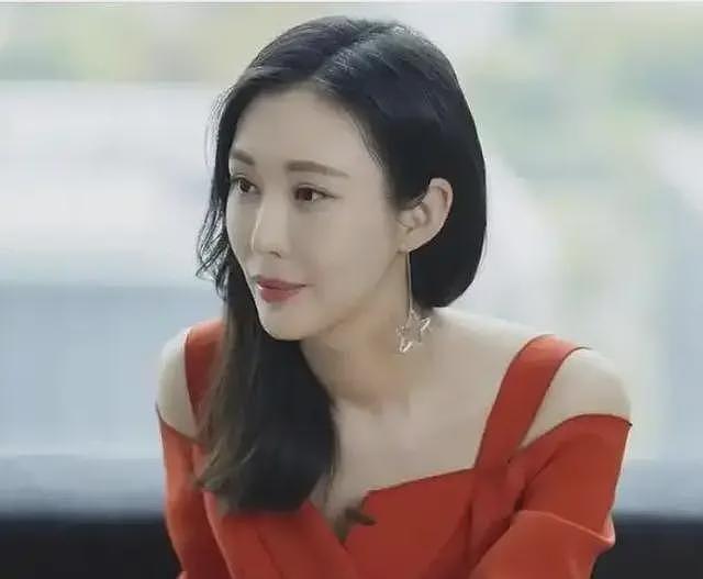 真没离婚！王石陪老婆剪头发，全程玩手机打电话，曝岳母患乳腺癌（组图） - 31