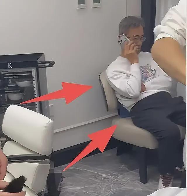 真没离婚！王石陪老婆剪头发，全程玩手机打电话，曝岳母患乳腺癌（组图） - 25
