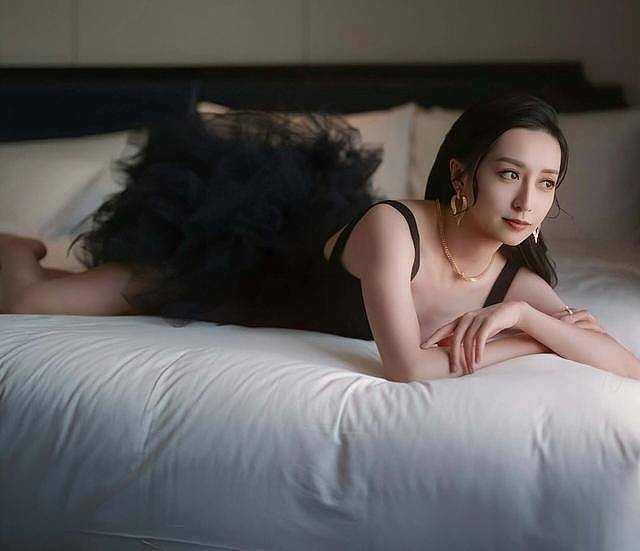 TVB知名女星大胆晒床照，拿完视后无剧可拍（组图） - 3