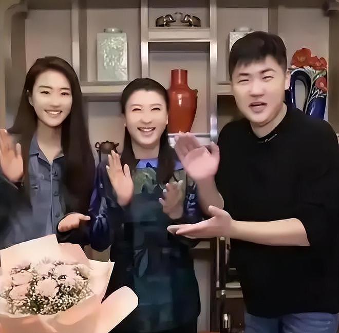 闫学晶的2任丈夫：第一任是赵本山好友，第二任是房地产富豪（组图） - 12