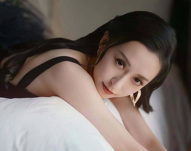 TVB知名女星大胆晒床照，拿完视后无剧可拍（组图） - 4