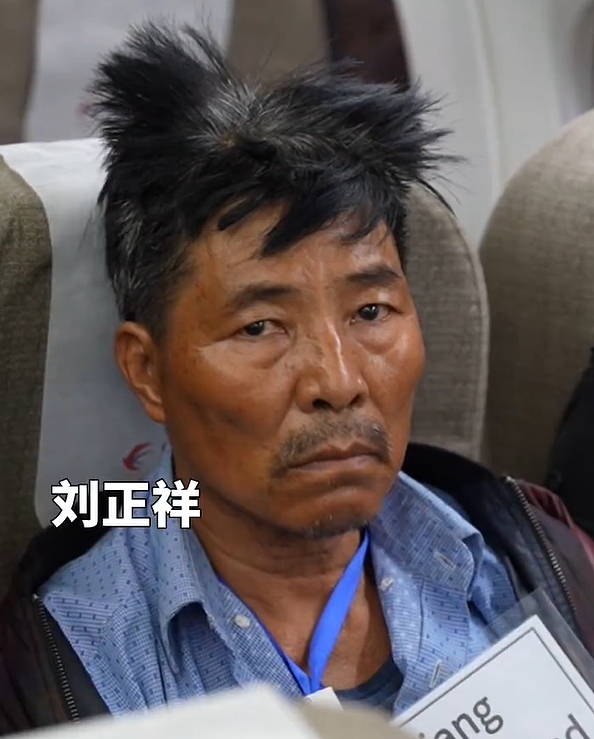 四大电诈头目被押解回中国，舱内特写画面首次曝光（视频/组图） - 3