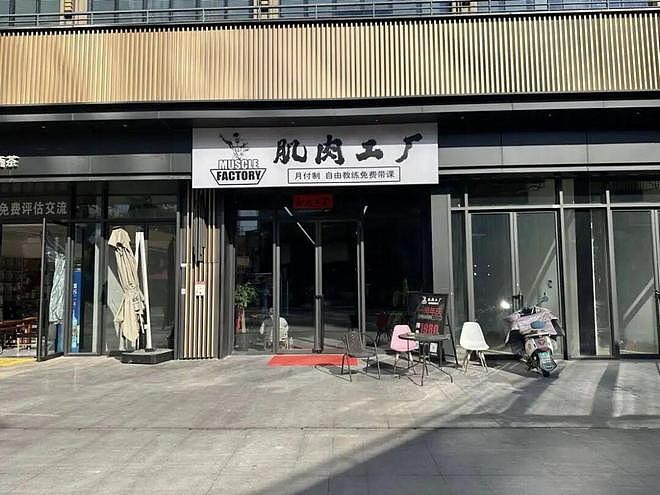 1年夺8冠的30岁健美冠军猝死,其师父去年死于心脏骤停(组图) - 1