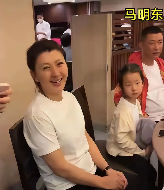 闫学晶的2任丈夫：第一任是赵本山好友，第二任是房地产富豪（组图） - 11