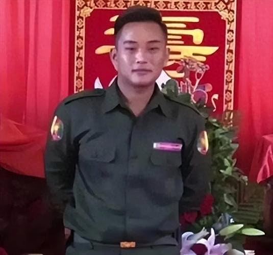 缅北电骗头目被押回中国机舱内特写曝光!央视:对电诈一追到底(组图) - 5