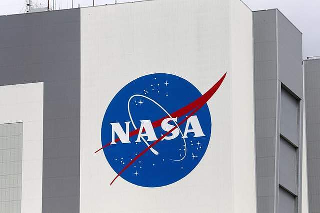 美国NASA宇航员突发健康问题，紧急取消太空行走任务，或提前返航（组图） - 3