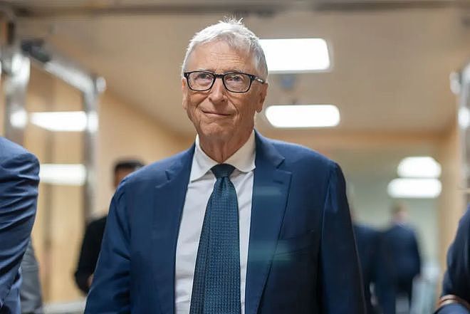 比尔盖茨离婚5年后给前妻近79亿美元，爱泼斯坦阴影和婚外情导致离婚（组图） - 1