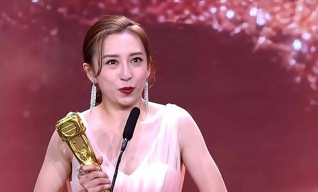 TVB知名女星大胆晒床照，拿完视后无剧可拍（组图） - 6