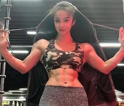 【美女】美女医生酷爱健身,练成“金刚芭比”,网友:这身材让男生汗颜(组图) - 3