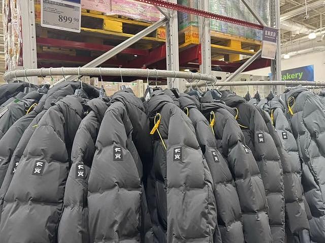 中产涌入超市,抢300元羽绒服(组图) - 4