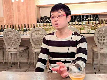 日本20岁小哥意外中2亿彩票,瞒着家人狂吃5年全花光,最后给自己悟出一人生道理...(组图) - 21