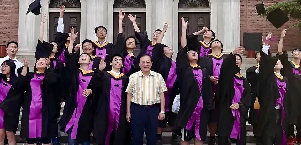 马斯克的一张合影告诉你，美国AI产业竟然靠着华人撑着（组图） - 4