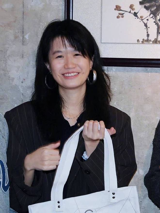 23岁女导演柬埔寨坠亡案新进展：逮捕2名好友，3人最后合影曝光（组图） - 1