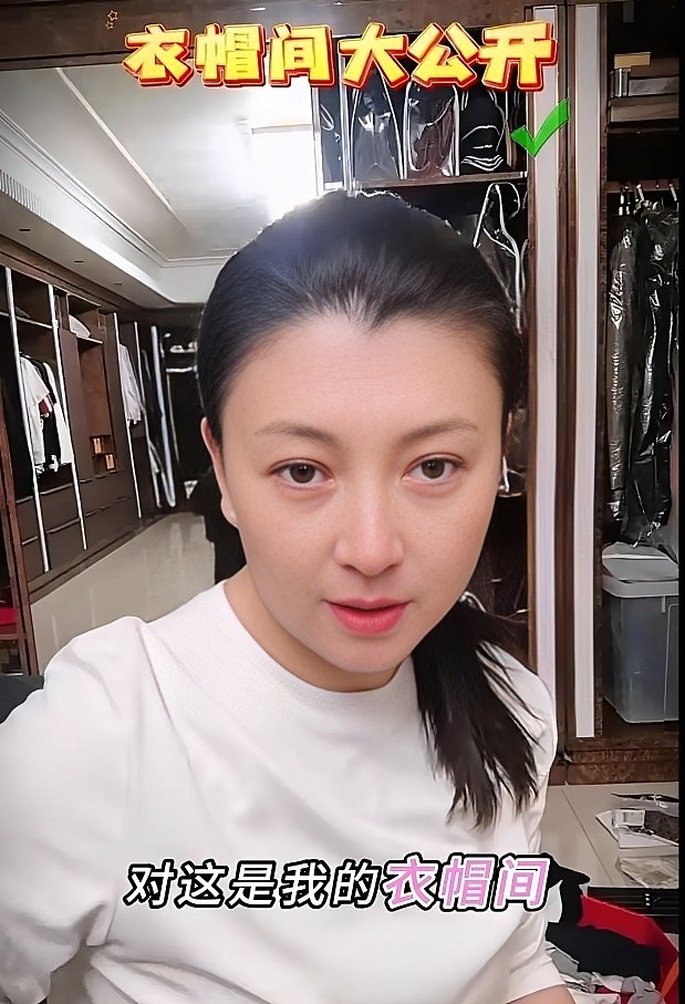 树倒猢狲散!知名女演员哭穷导致代言遭抵制,其儿子发声回应(组图) - 14