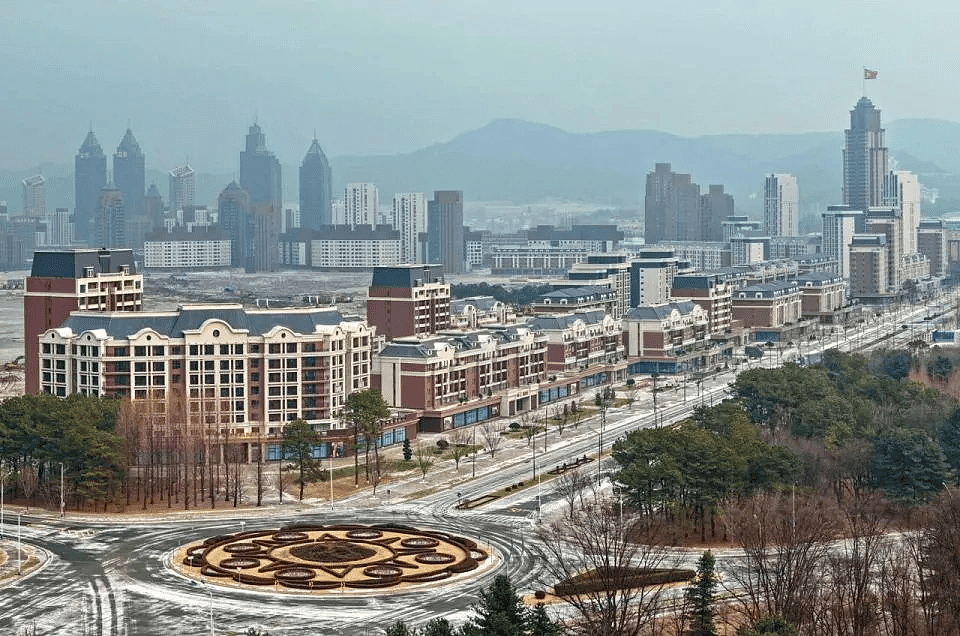 朝鲜“万套住宅”震撼亮相，金正恩莅临现场感叹（组图） - 5