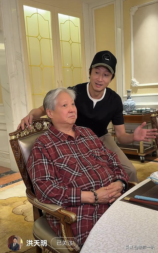 洪金宝和2孙子豪宅跳舞,气色红润精神好,晚年比成龙滋润多了(组图) - 11