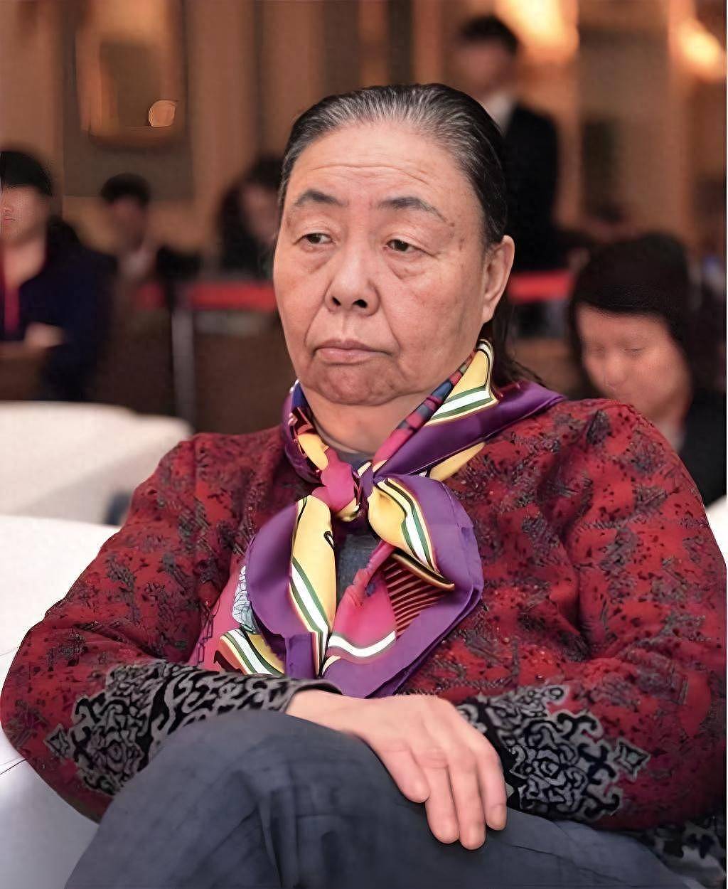 她是黄光裕之母，两个儿子是富豪，两个女儿是高管（组图） - 1