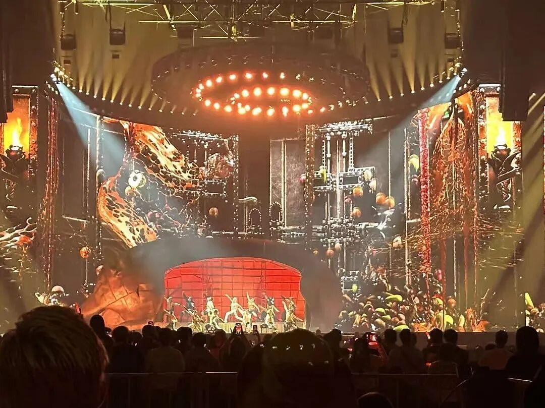视觉炸裂！蔡依林演唱会砸9亿造“奇幻现场”，踩30米巨蟒开场惹争议！网友：震撼但有点看不懂（组图） - 18