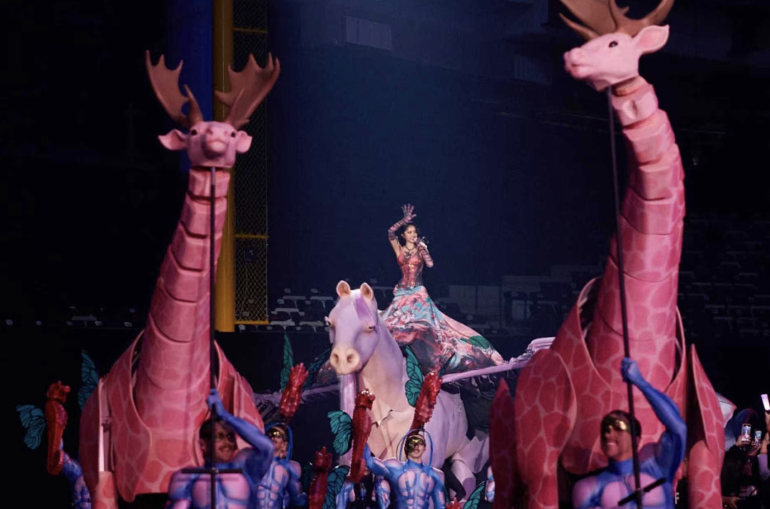 视觉炸裂！蔡依林演唱会砸9亿造“奇幻现场”，踩30米巨蟒开场惹争议！网友：震撼但有点看不懂（组图） - 8