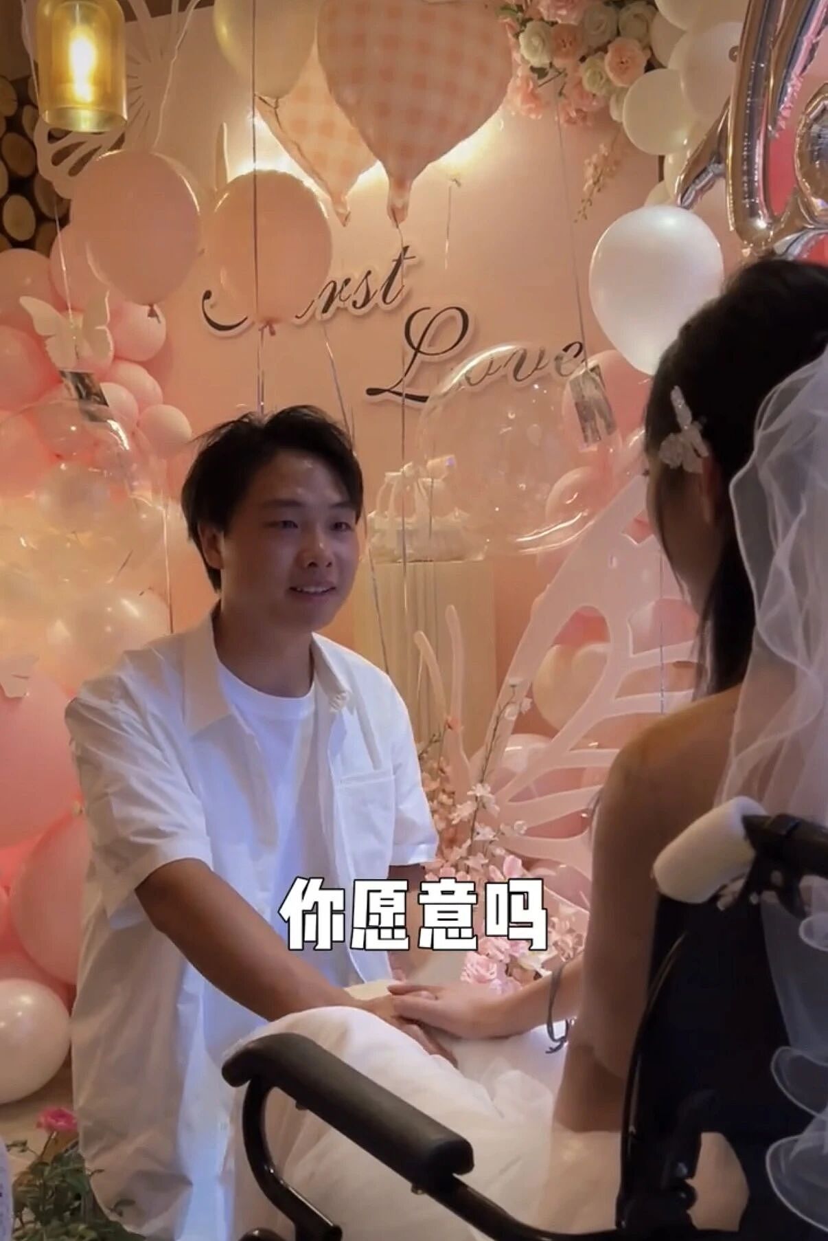 【情感】男生向患罕见病的初恋女友求复合,陪她完成100个心愿,爱是最伟大的魔法(组图) - 13