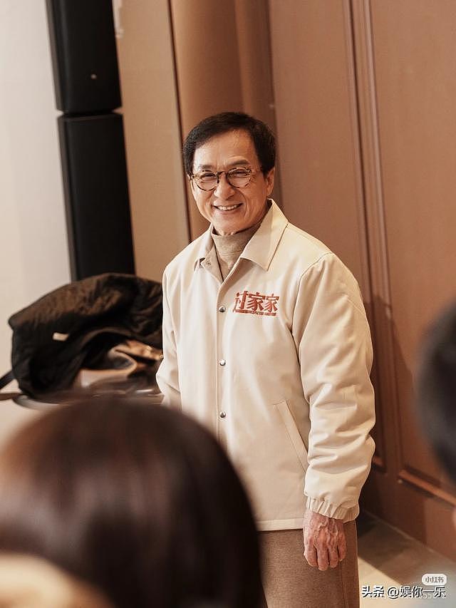 洪金宝和2孙子豪宅跳舞,气色红润精神好,晚年比成龙滋润多了(组图) - 8