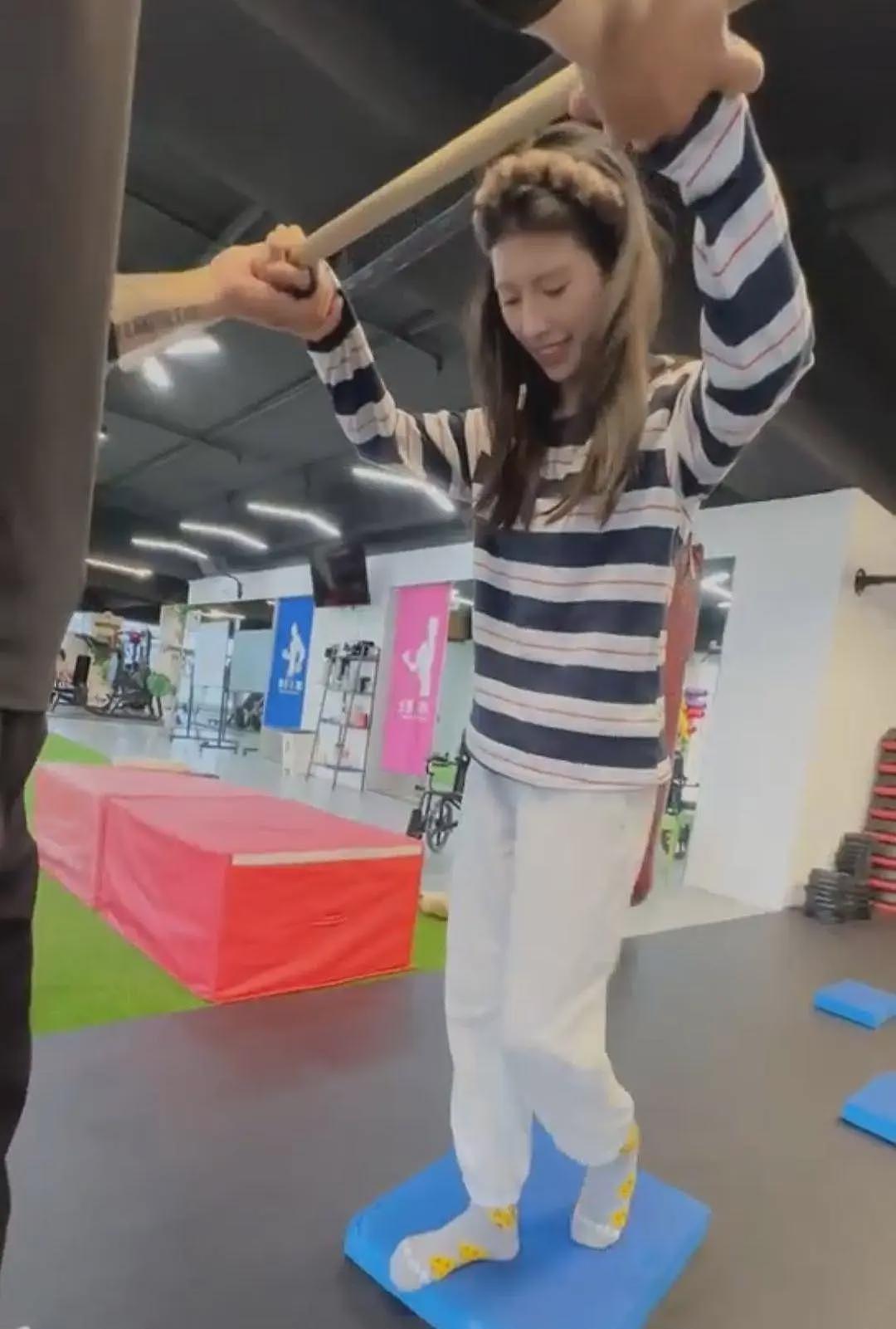 【情感】男生向患罕见病的初恋女友求复合,陪她完成100个心愿,爱是最伟大的魔法(组图) - 25