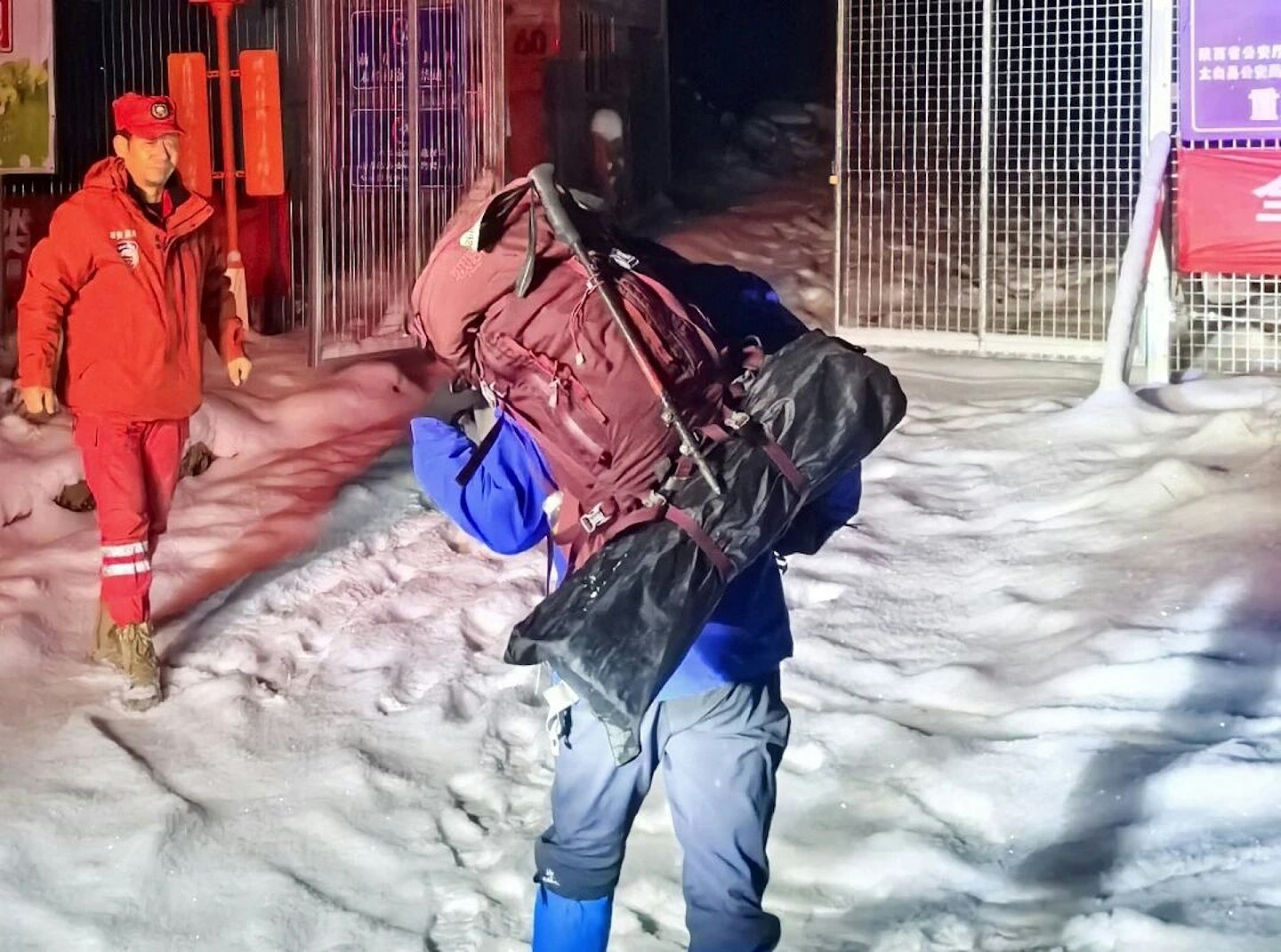 5人穿越鳌太线酿3死！细节曝光：开飞行模式避罚，为便捷轻装出行（组图） - 4