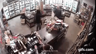 美国抢枪店的比抢银行的还多,其中大部分都是被枪店老板打死的(组图) - 14
