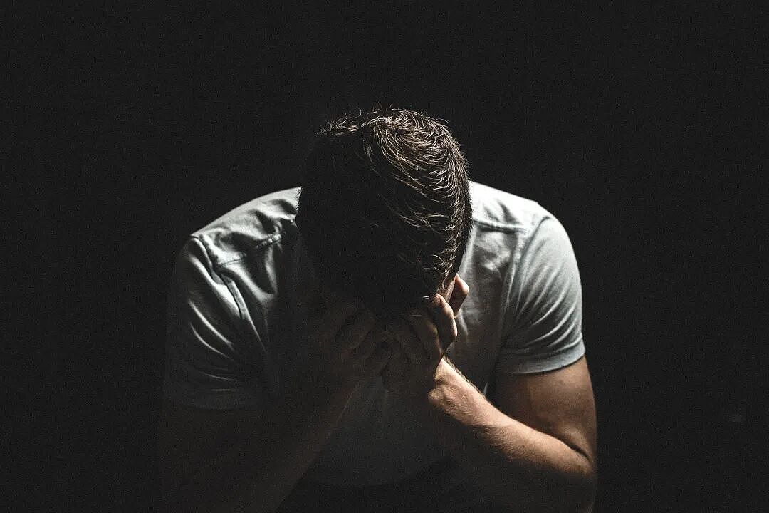 新西兰父亲起诉ACC，控诉祛痘药毁了儿子人生，历时9年仍未放弃，多起死亡事件引发关注（组图） - 8