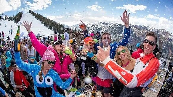 美国雪场成为富豪秀场！毒品派对性侵，滑雪体验逐步崩塌...（组图） - 3