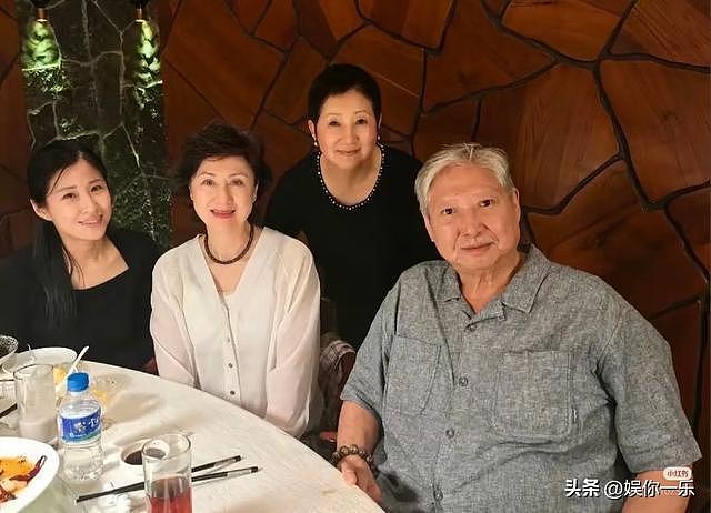 洪金宝和2孙子豪宅跳舞,气色红润精神好,晚年比成龙滋润多了(组图) - 15