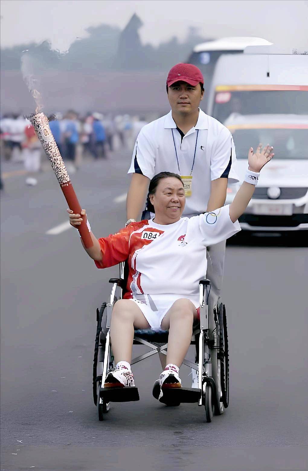 她是黄光裕之母，两个儿子是富豪，两个女儿是高管（组图） - 15
