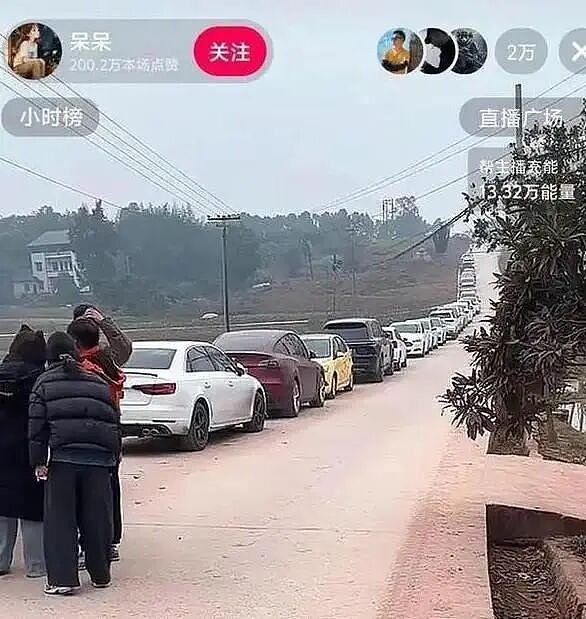 上千网友到重庆帮女孩杀猪，女孩三天涨粉超56万，当地文旅部门发文“欢迎来蹭饭”（组图） - 4
