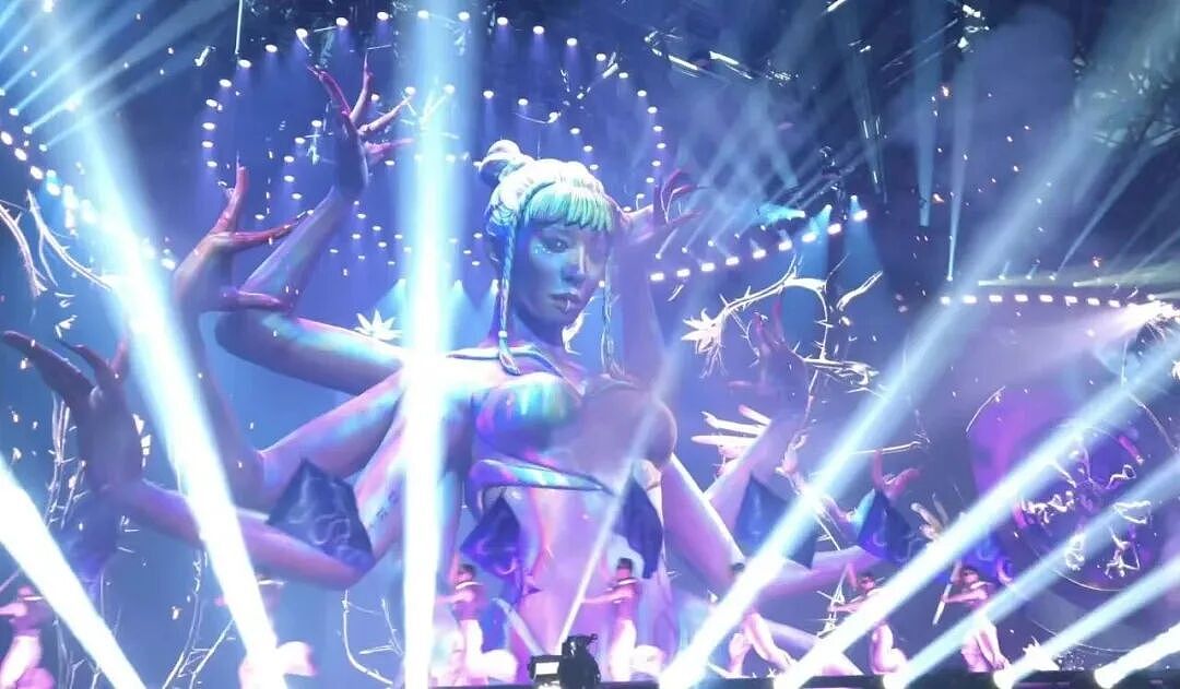 视觉炸裂！蔡依林演唱会砸9亿造“奇幻现场”，踩30米巨蟒开场惹争议！网友：震撼但有点看不懂（组图） - 15