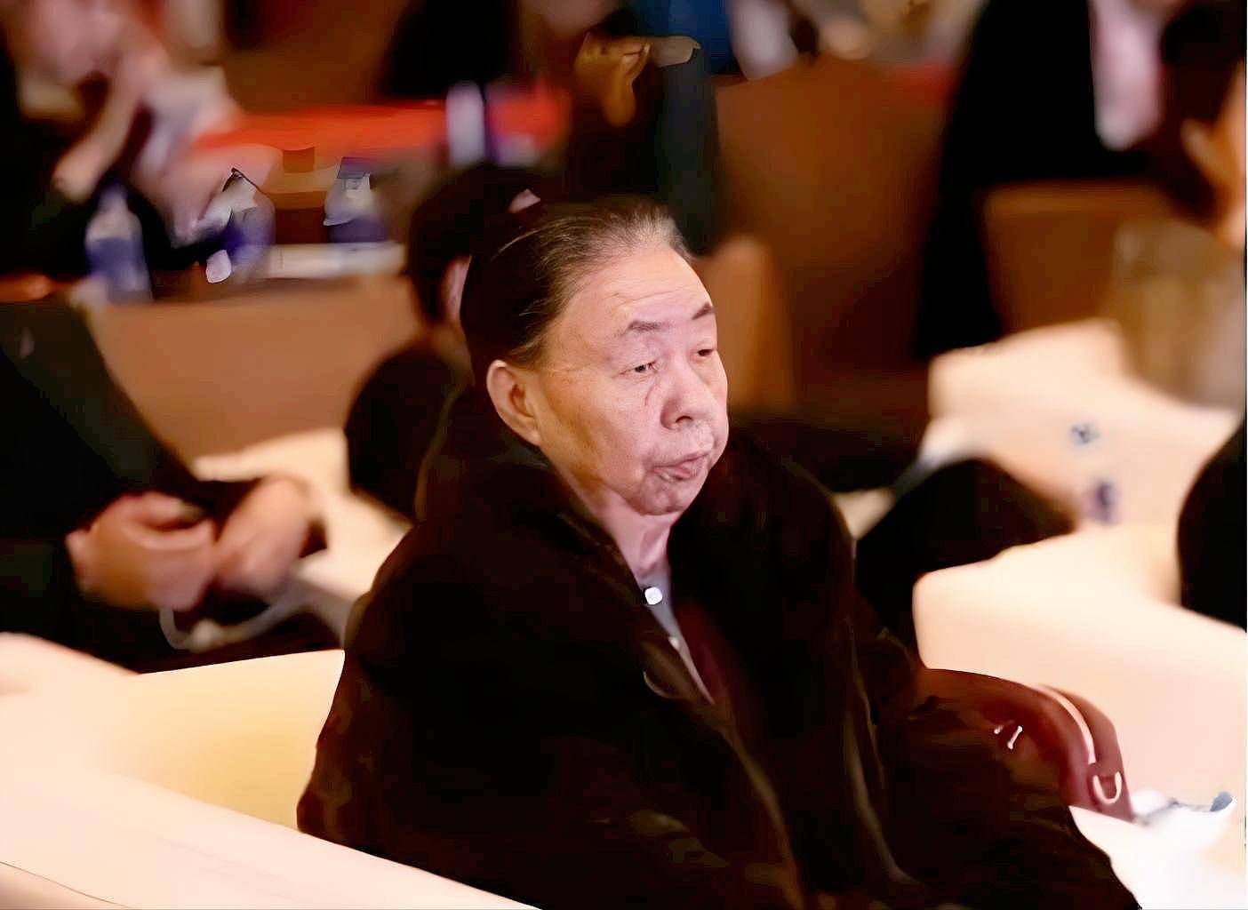 她是黄光裕之母，两个儿子是富豪，两个女儿是高管（组图） - 20