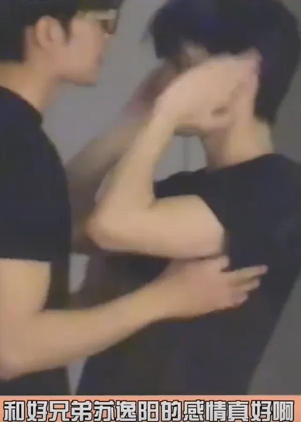 两个男演员冲上热搜!举止亲密惹关注,24年就有接触疑似因戏生情(组图) - 10