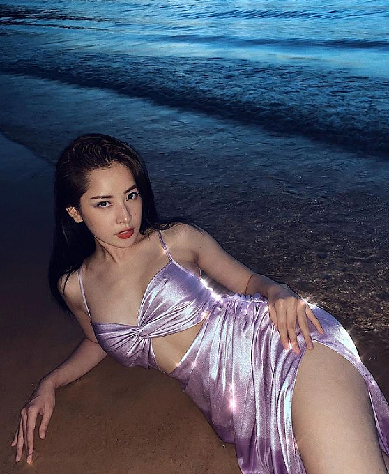【美女】倪妮的脸,柳岩的胸,关晓彤的腿!这个小姐姐绝了...(组图) - 1