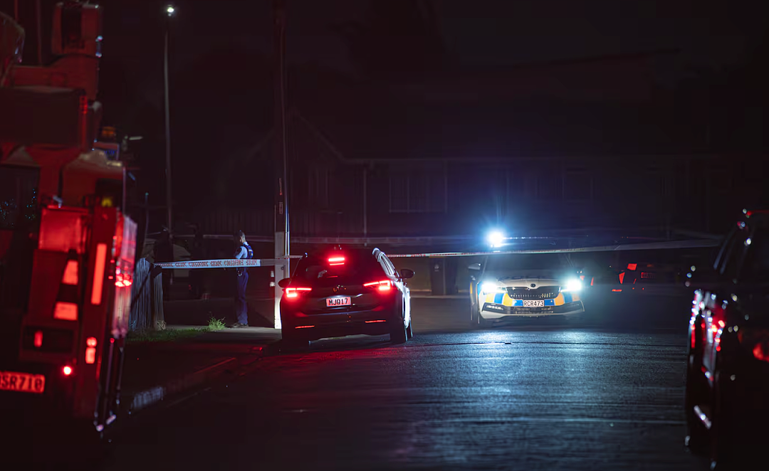 奥克兰男子被枪杀,2人被控谋杀;男子游泳未归,遗体凌晨寻获;扣留护照,性侵殴打!新西兰移民剥削投诉一年增四倍(组图) - 2