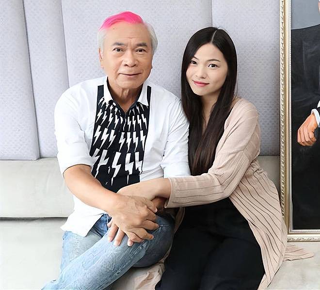 不再隐瞒！与小36岁未婚妻分手12天，75岁港星曝曾和女方一起被捕（组图） - 10