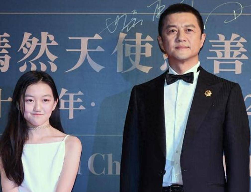 李亚鹏离婚后烦心事一堆:女儿大了管不了,新赛道被指坑蒙拐骗(组图) - 1